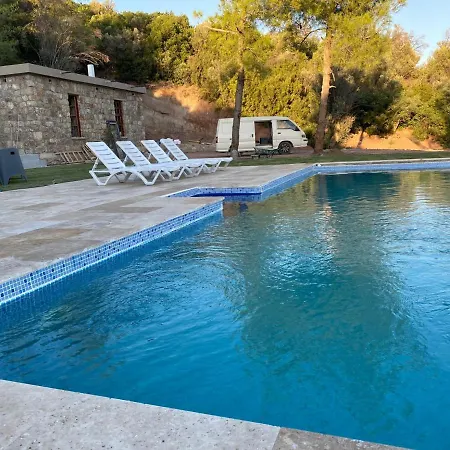 Lovely Stonehouse With Pool And Backyard In Izmir 펜션