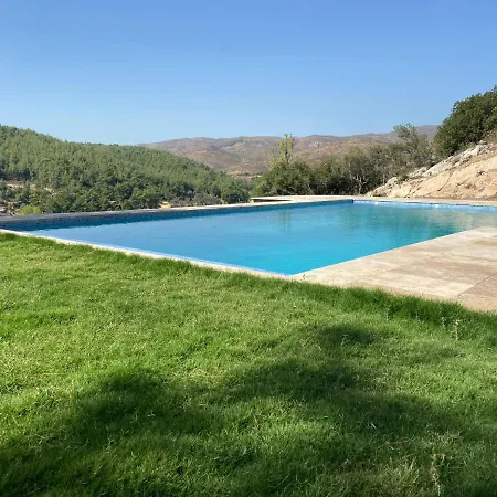 Feriehus Lovely Stonehouse With Pool And Backyard In Izmir *