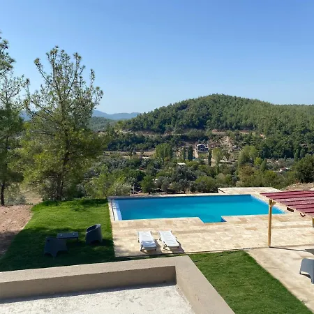 Feriehus Lovely Stonehouse With Pool And Backyard In Izmir