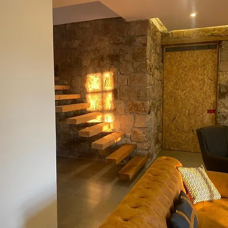 Lovely Stonehouse With Pool And Backyard In Izmir Gaziemir