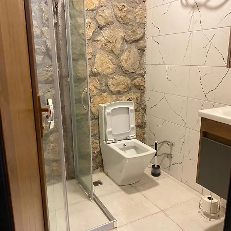 Lovely Stonehouse With Pool And Backyard In Izmir *